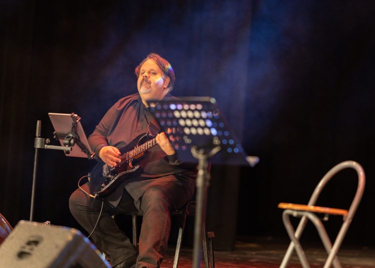 Máté Péterrel ünnepelték a karácsonyt a váci idősek – galéria