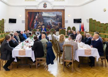 Megköszönte az önkormányzat a cégek árvízi védekezésben nyújtott segítségét – videóval