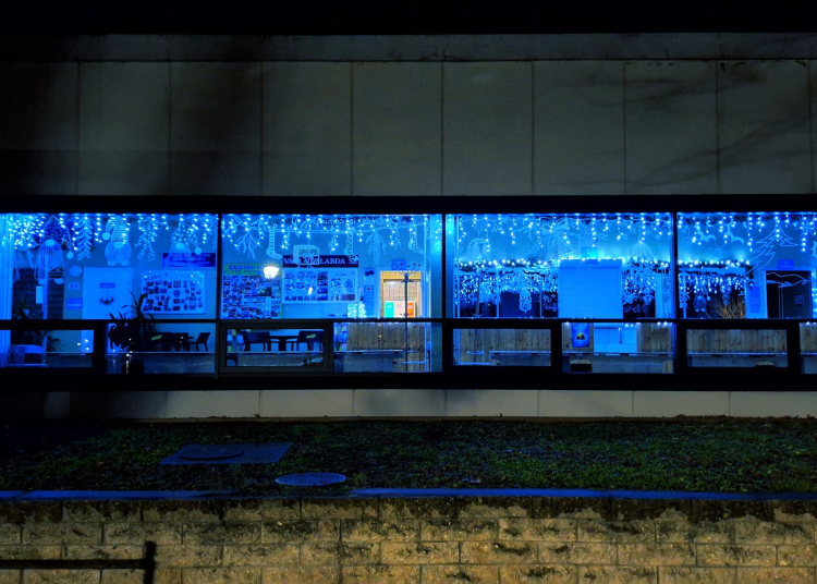 Ünnepi díszekbe öltözött a váci uszoda – galériával