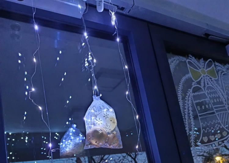 Ünnepi díszekbe öltözött a váci uszoda – galériával