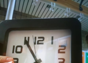 Rejtett kamera miatt tett feljelentést a váci uszoda igazgatója – képekkel