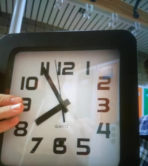 Rejtett kamera miatt tett feljelentést a váci uszoda igazgatója – képekkel