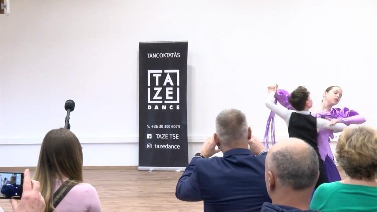 Új táncteremmel bővült Vác egyik fontos tánciskolája