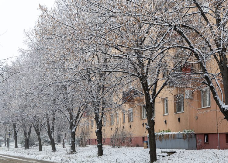 Hólepel borította be Vácot – galéria