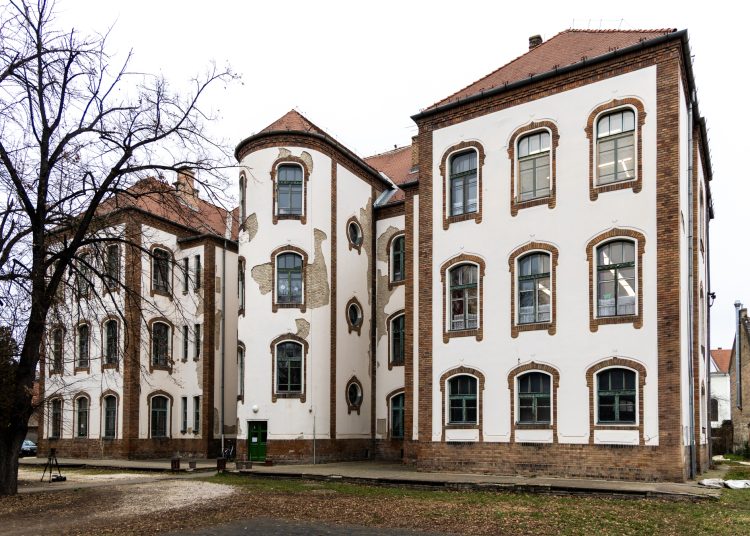 Verses mesemondó verseny volt a Cházár András EGYMI-ben – videóval és galériával