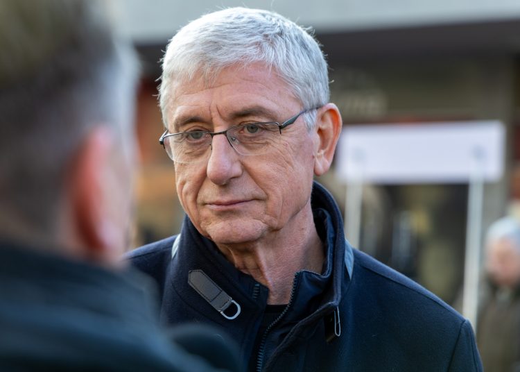 Vácon is féláron osztott gyümölcsöt a DK – galéria