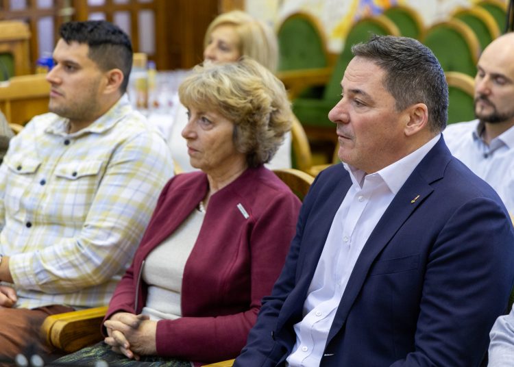 Gyulay Zsolt átvette Vác díszpolgári címét Matkovich Ilonától – galériával