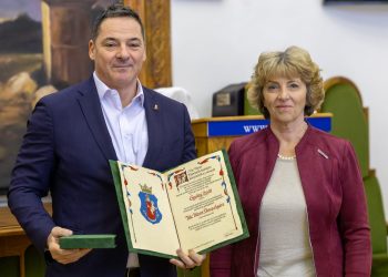 Gyulay Zsolt átvette Vác díszpolgári címét Matkovich Ilonától – galériával