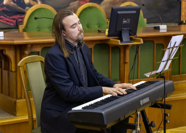 Gyulay Zsolt átvette Vác díszpolgári címét Matkovich Ilonától – galériával