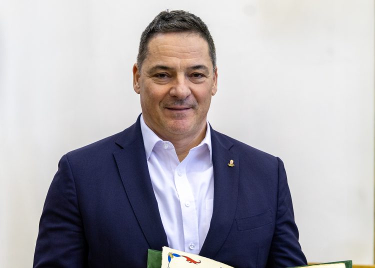 Gyulay Zsolt átvette Vác díszpolgári címét Matkovich Ilonától – galériával