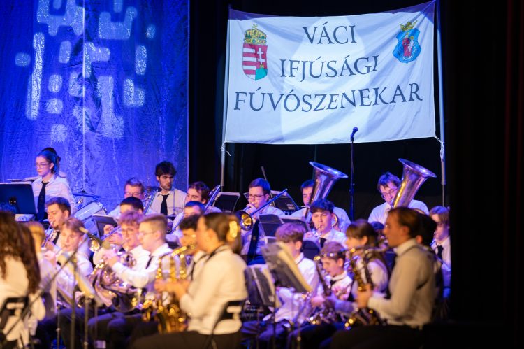 Jótékonysági koncertet tartottak a deákvári óvodák javára – galéria