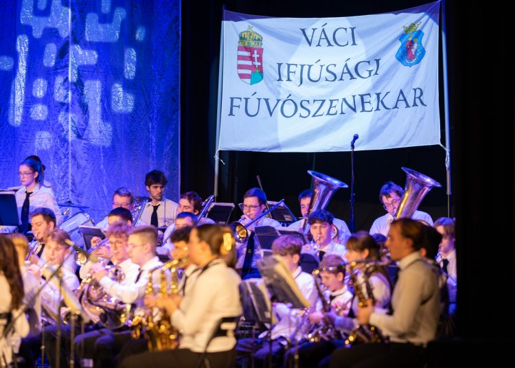 Jótékonysági koncertet tartottak a deákvári óvodák javára – galéria