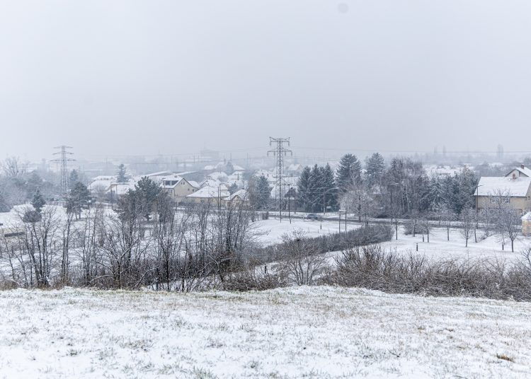 Hólepel borította be Vácot – galéria