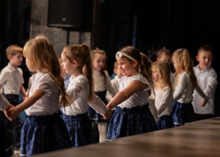 Jótékonysági koncertet tartottak a deákvári óvodák javára – galéria