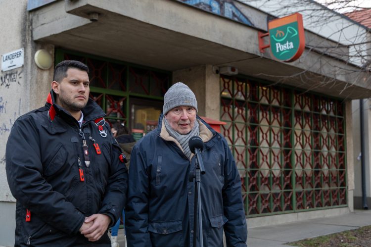 Kiállnak a deákvári kisposta megtartása mellett az Összefogás  képviselői