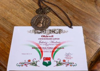 A Magyar Kultúra Lovagja lett egy váci fafaragó mester