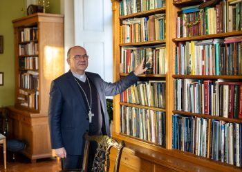 A váci megyéspüspök is használja a mesterséges intelligenciát