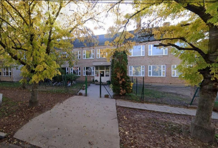 Kihirdették az általános iskolai körzethatárokat Vácon