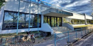 Az adatvédelmi hatóság továbbra is vizsgálja az uszodában elrejtett kamera ügyét