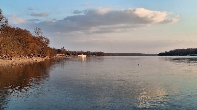 Péntekig nem enyhül az idő