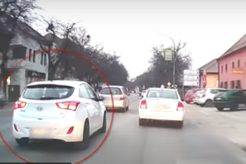 Baleset lett a vége a szlalomozásnak