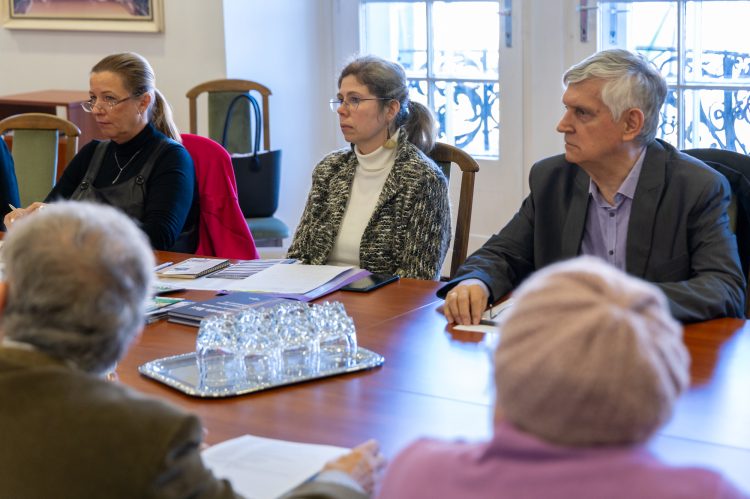 Interaktív múzeumi programokra várják az időseket