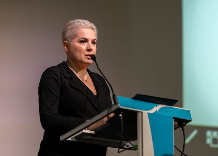 Fókuszban a család – szakmai tanácskozást tartottak a szociális dolgozók – videó és galéria