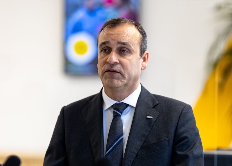 Felújított irodát avatott Vácon az MVM