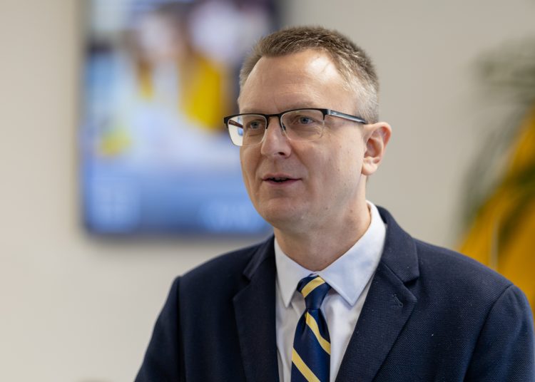 Felújított irodát avatott Vácon az MVM