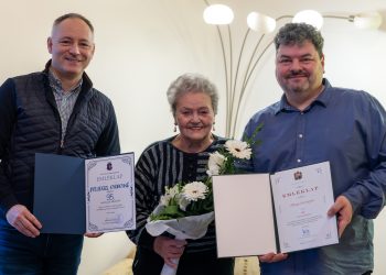 A 95 éves Éva nénit köszöntötte születésnapján az önkormányzat