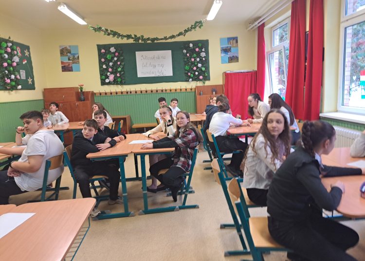 A forradalom ünnepe a Váci Petőfi Sándor Általános Iskolában