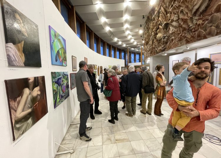 Tavaszi szél vizet áraszt – így zajlott a kiállításmegnyitó