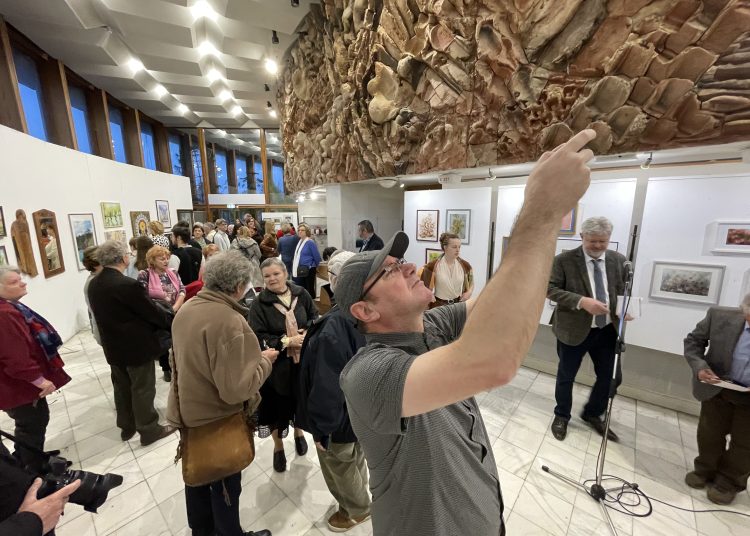 Tavaszi szél vizet áraszt – így zajlott a kiállításmegnyitó