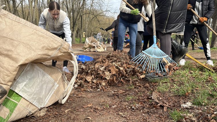 Városszerte közösségi takarítás zajlott – fotógaléria
