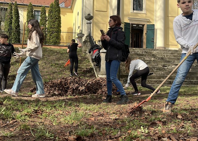Városszerte közösségi takarítás zajlott – fotógaléria