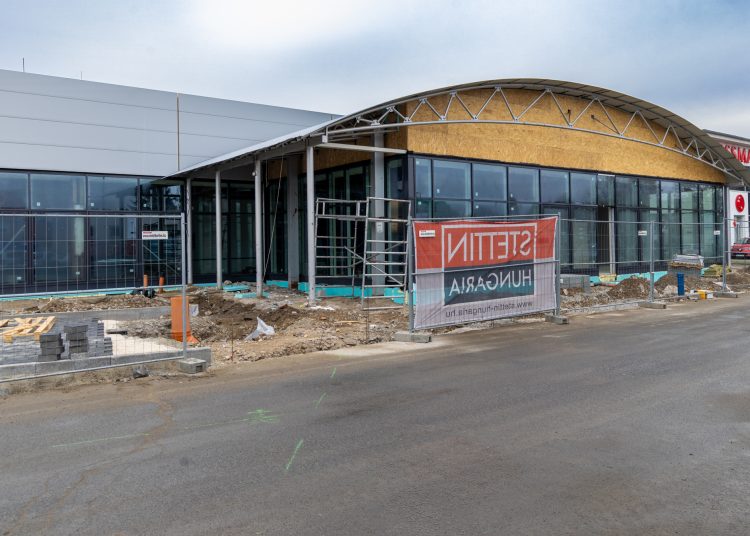 Nyáron nyithat az új Lidl Kisvácon