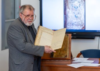 Egy 1700-as évekből származó váci jegyzőkönyv került a levéltár birtokába – videó és galéria