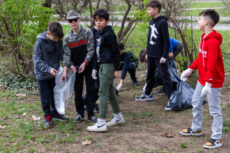 Városszerte közösségi takarítás zajlott – fotógaléria