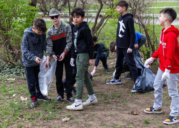 Városszerte közösségi takarítás zajlott – fotógaléria