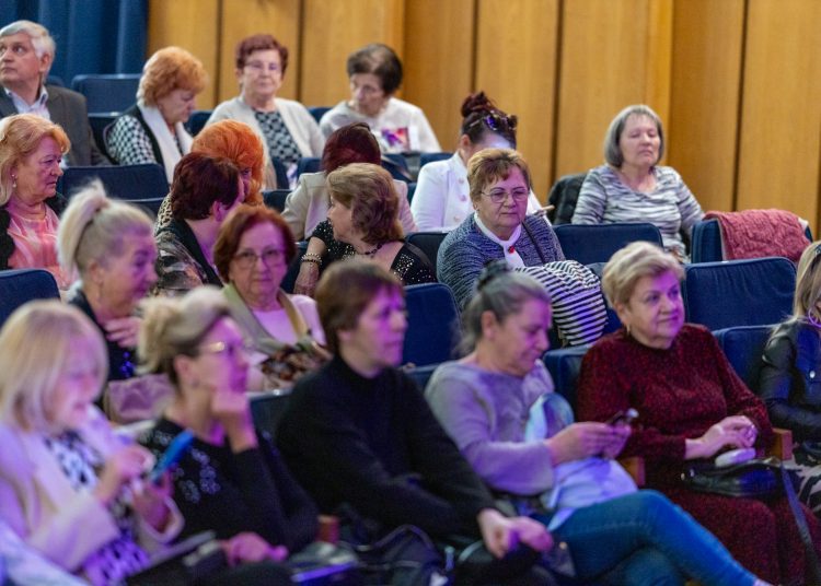 Zenés műsorral köszöntötte a nőket az önkormányzat