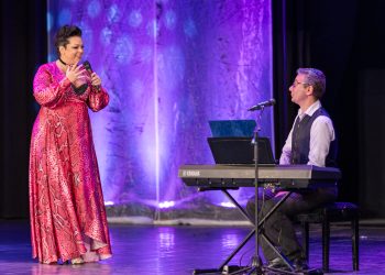 Zenés műsorral köszöntötte a nőket az önkormányzat