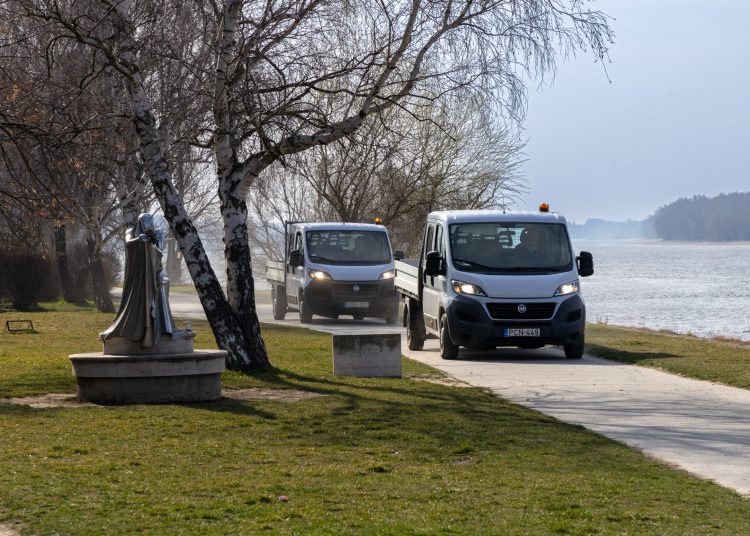 Két új kisteherautó a Városfejlesztő gépparkjában – videó és galéria