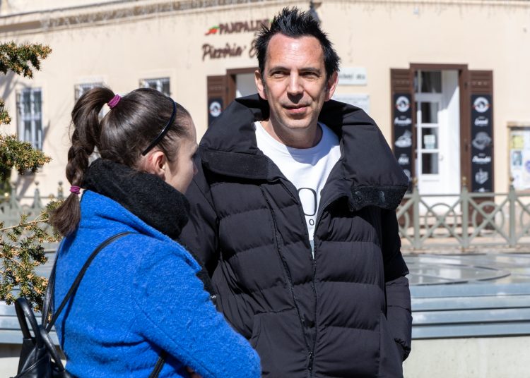 A nagymosás- zenés képzőművészeti performansz a Főtéren – fotógaléria