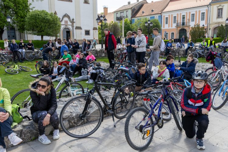 14 iskolából jöttek csapatok a versenyre