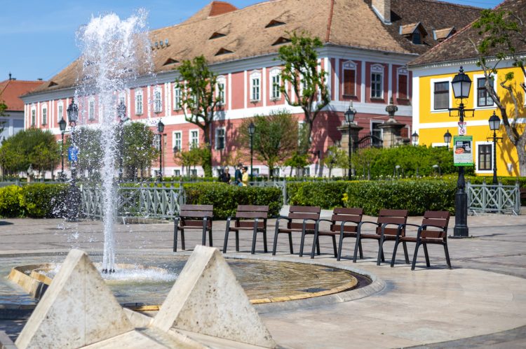 Beüzemelték az ivó-és szökőkutakat a városban – videóval