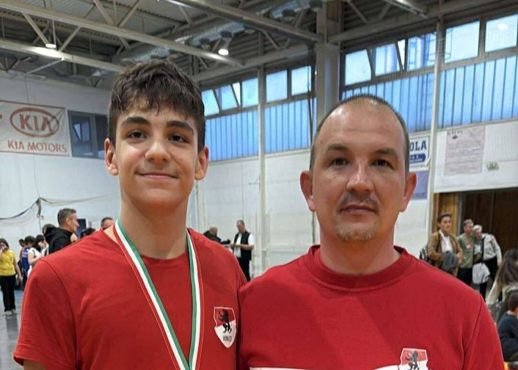 Éremeső a májusi országos birkózóbajnokságokon