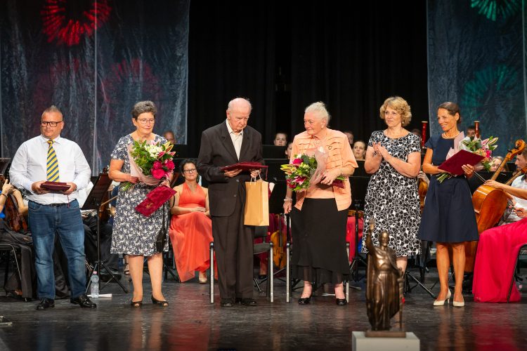 Kitüntető címek odaítélésére várják a javaslatot