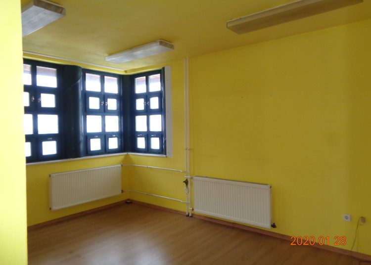 Vác Város Önkormányzat ingatlanhirdetései – fotókkal