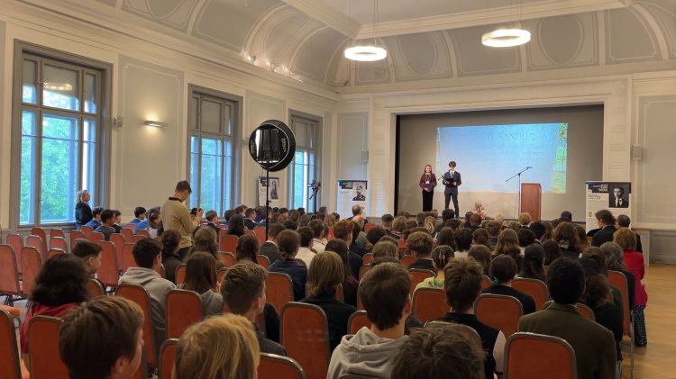 Magyar Hősök Emléknapja Piarista Gimnáziumban – videóval