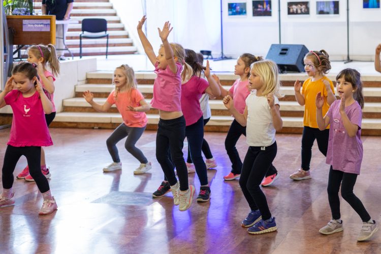 Mindent a szemnek, mindent a kéznek! Szombaton közösségi nap lesz a művelődési központban – videóval